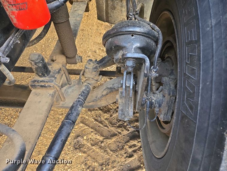 image for item DP8916 2006 Freightliner Columbia semi truck