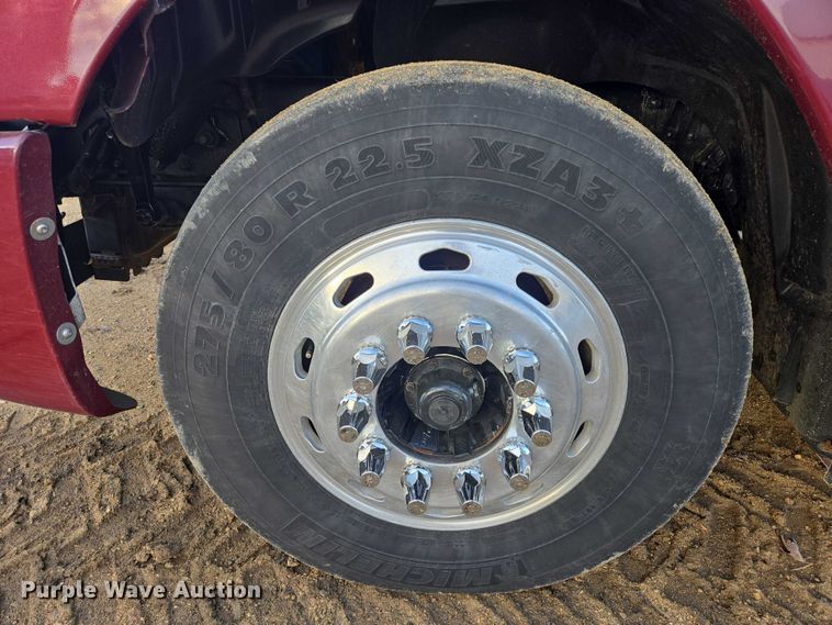 image for item DP8916 2006 Freightliner Columbia semi truck