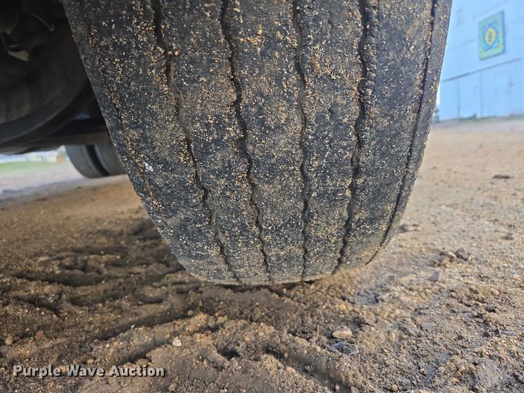 image for item DP8916 2006 Freightliner Columbia semi truck