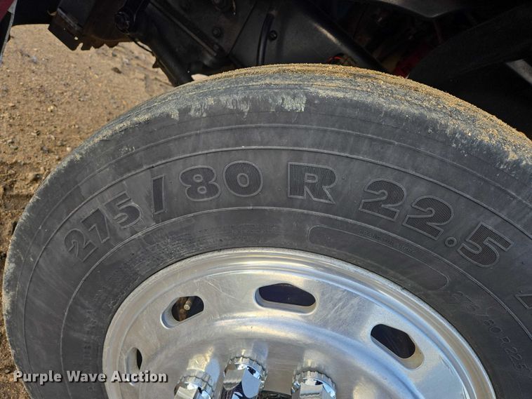 image for item DP8916 2006 Freightliner Columbia semi truck