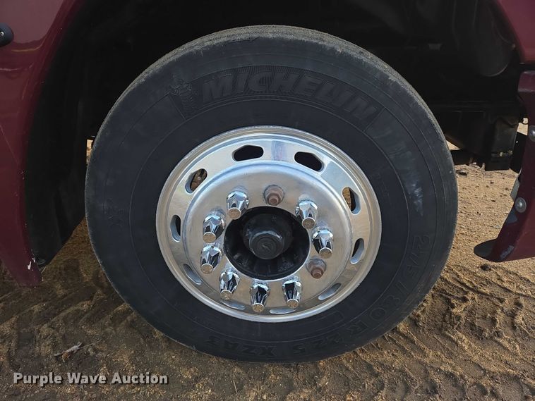 image for item DP8916 2006 Freightliner Columbia semi truck