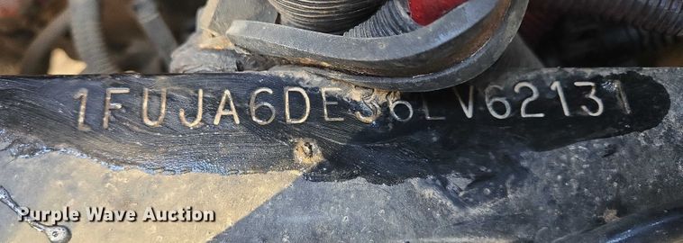 image for item DP8916 2006 Freightliner Columbia semi truck