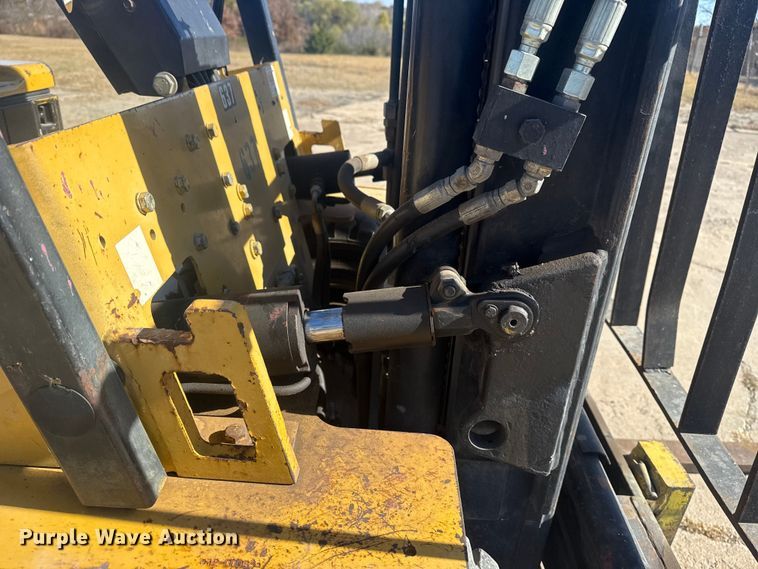 image for item DQ4122 1994 Daewoo G25S forklift