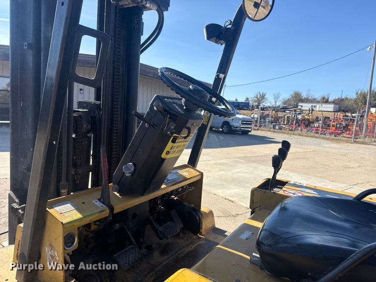 image for item DQ4122 1994 Daewoo G25S forklift