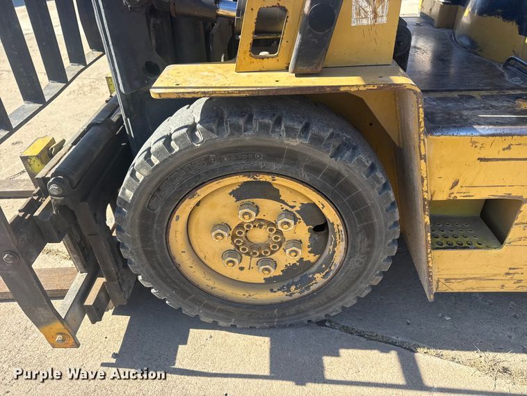 image for item DQ4122 1994 Daewoo G25S forklift