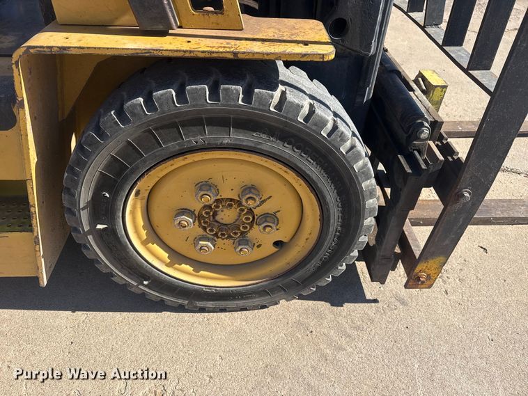 image for item DQ4122 1994 Daewoo G25S forklift