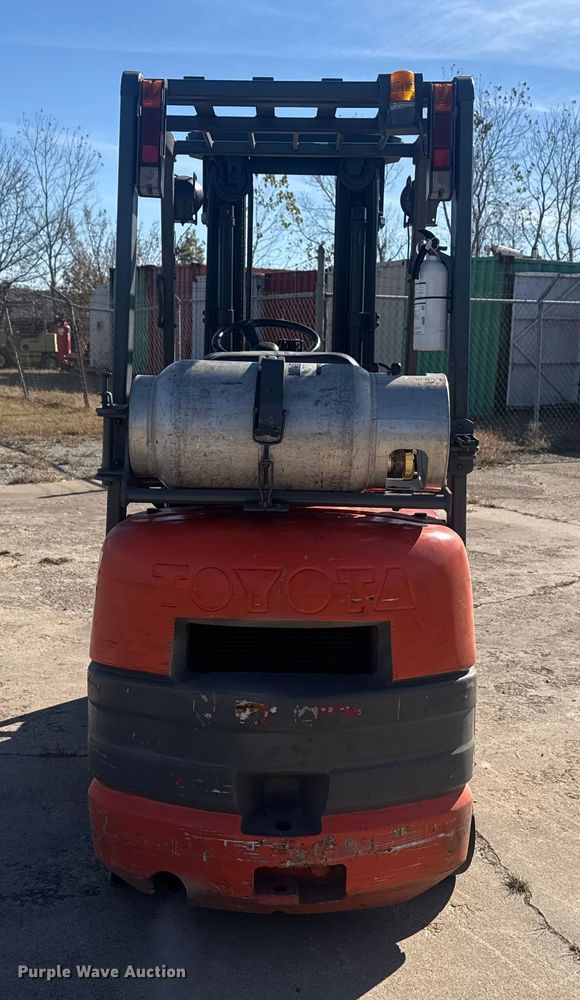 image for item DQ4123 1999 Toyota 42-6FGCU15 forklift