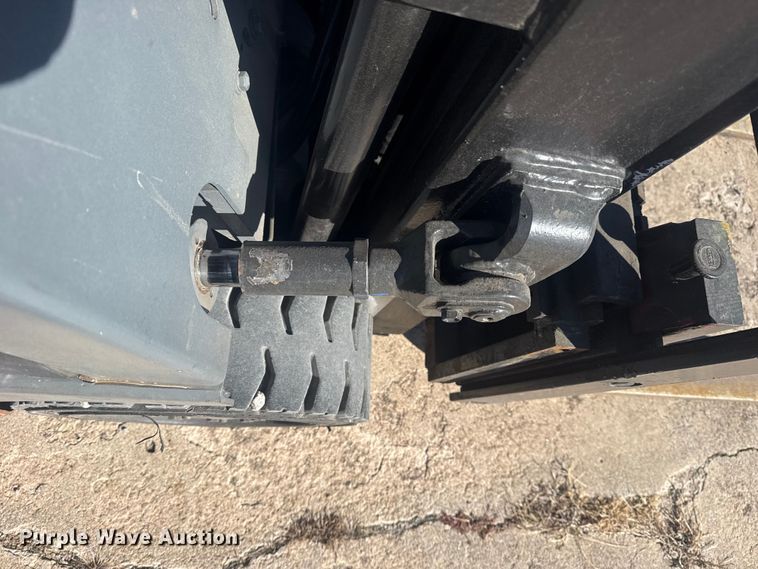 image for item DQ4123 1999 Toyota 42-6FGCU15 forklift