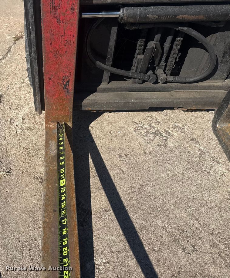 image for item DQ4123 1999 Toyota 42-6FGCU15 forklift