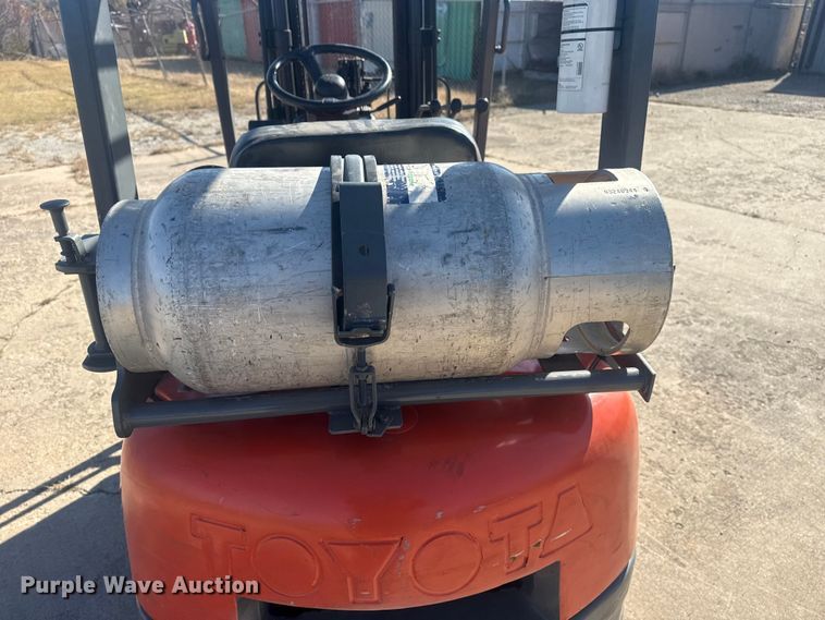 image for item DQ4123 1999 Toyota 42-6FGCU15 forklift