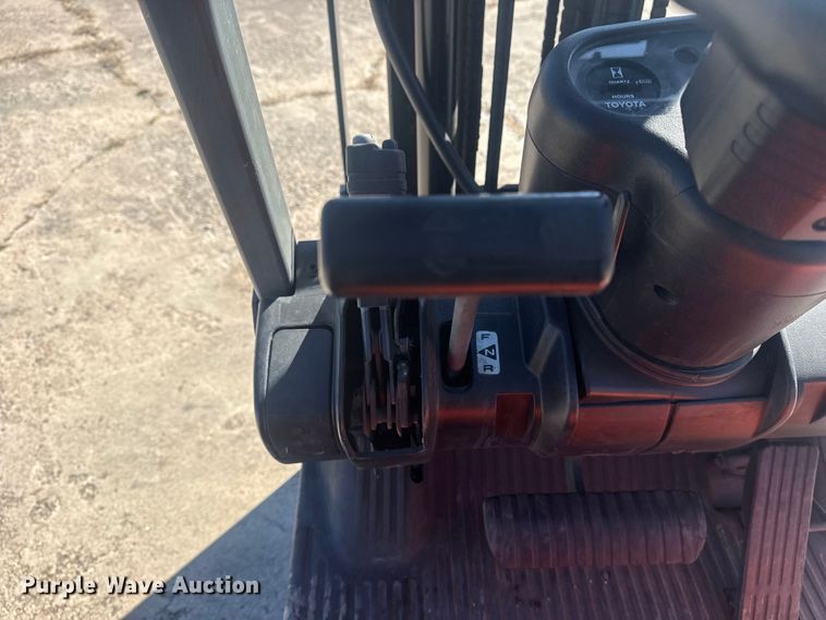 image for item DQ4123 1999 Toyota 42-6FGCU15 forklift