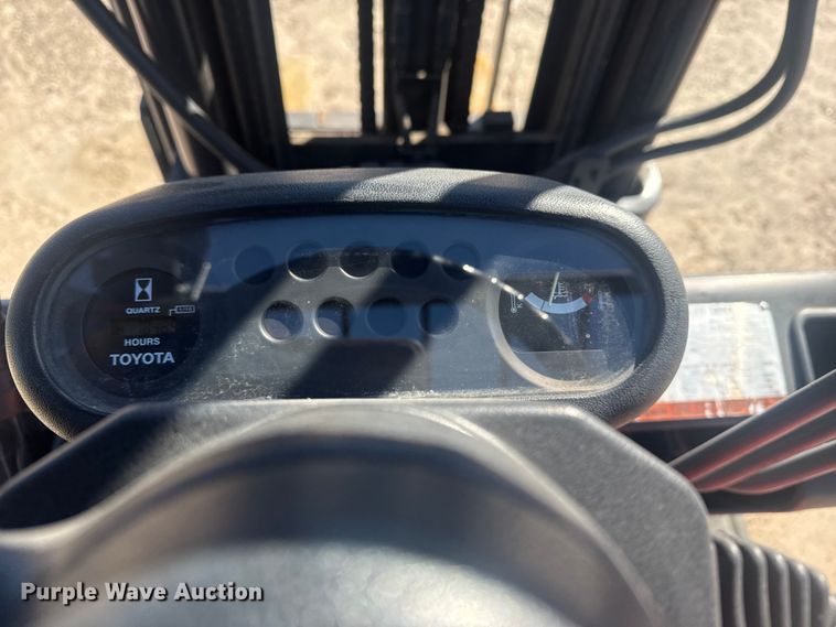 image for item DQ4123 1999 Toyota 42-6FGCU15 forklift