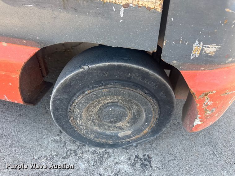 image for item DQ4123 1999 Toyota 42-6FGCU15 forklift