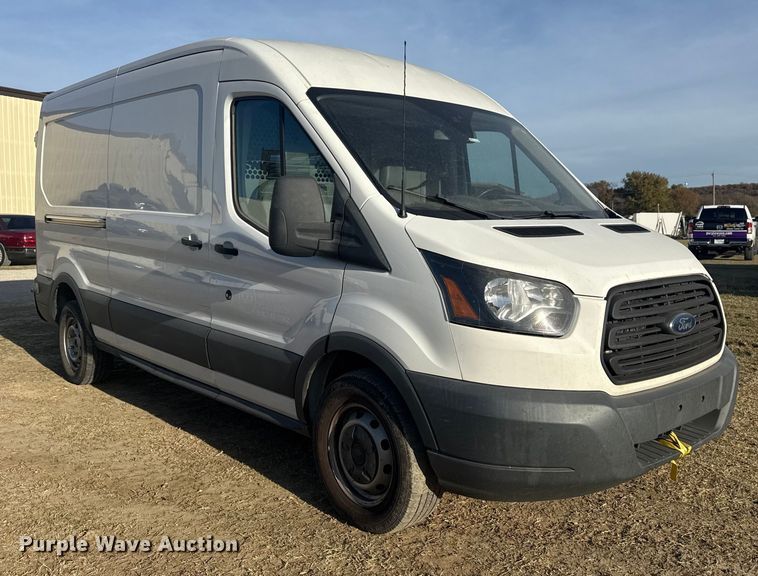 image for item DQ4125 2017 Ford Transit 250 delivery van