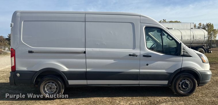 image for item DQ4125 2017 Ford Transit 250 delivery van