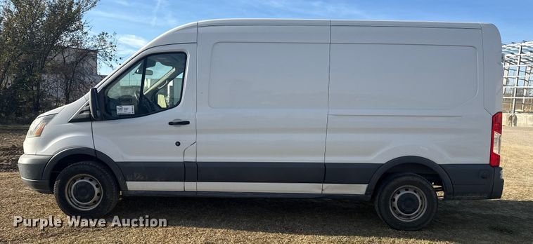 image for item DQ4125 2017 Ford Transit 250 delivery van