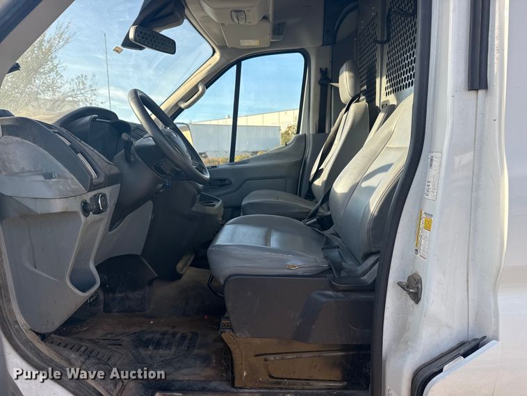 image for item DQ4125 2017 Ford Transit 250 delivery van