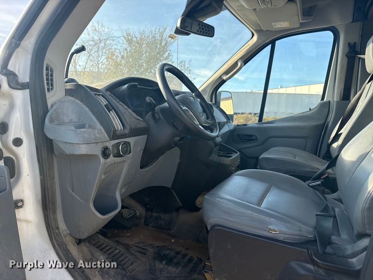 image for item DQ4125 2017 Ford Transit 250 delivery van