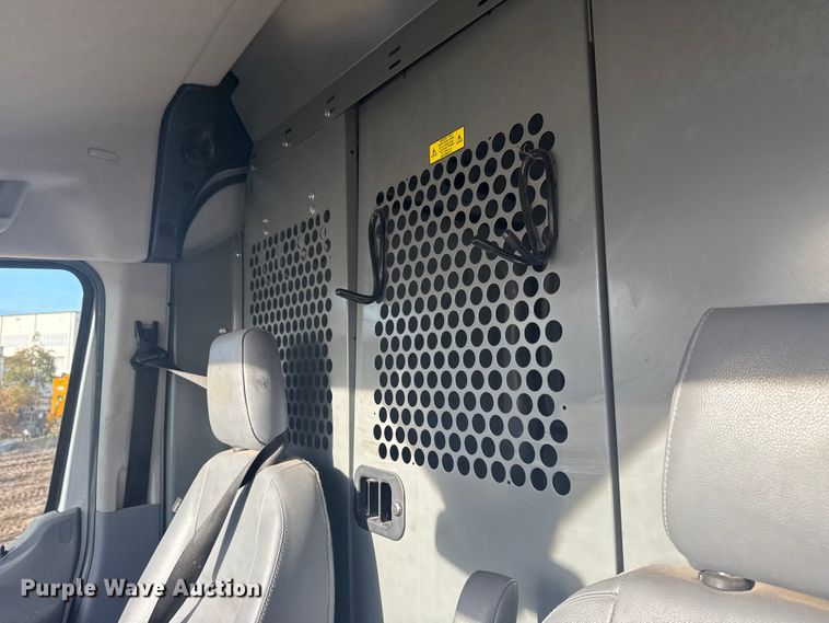 image for item DQ4125 2017 Ford Transit 250 delivery van