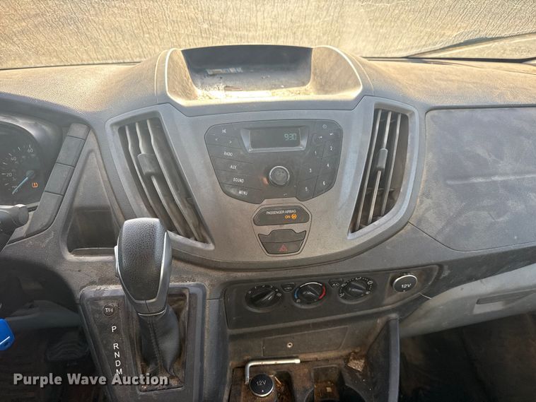 image for item DQ4125 2017 Ford Transit 250 delivery van