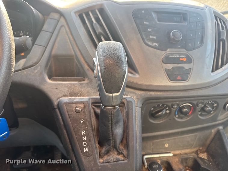 image for item DQ4125 2017 Ford Transit 250 delivery van