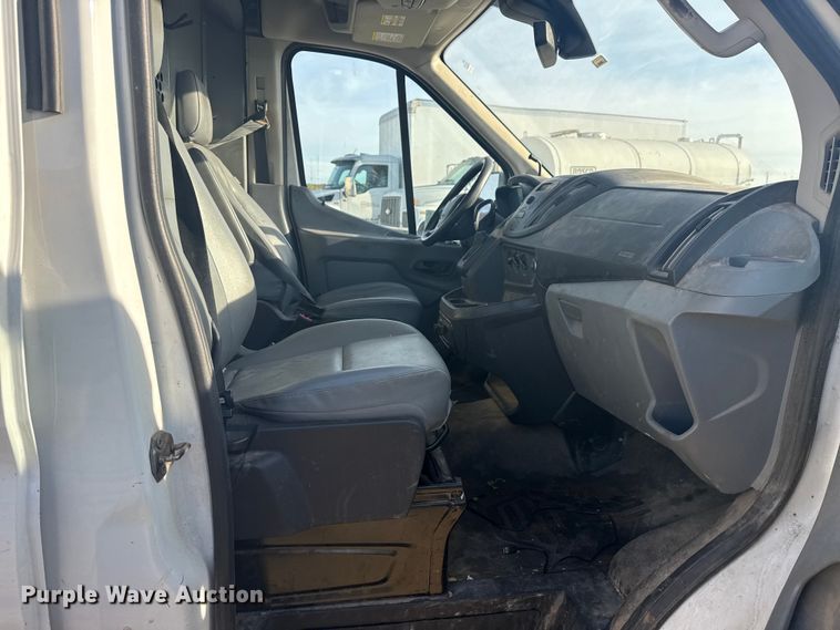 image for item DQ4125 2017 Ford Transit 250 delivery van