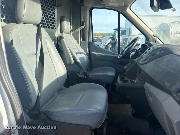 image for item DQ4125 2017 Ford Transit 250 delivery van