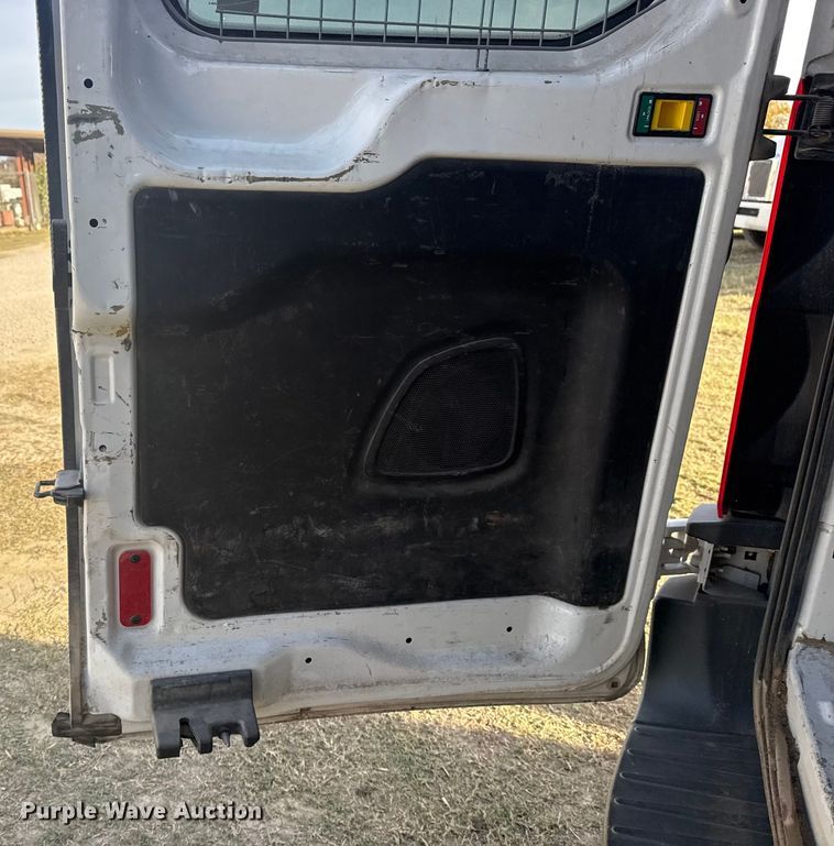 image for item DQ4125 2017 Ford Transit 250 delivery van