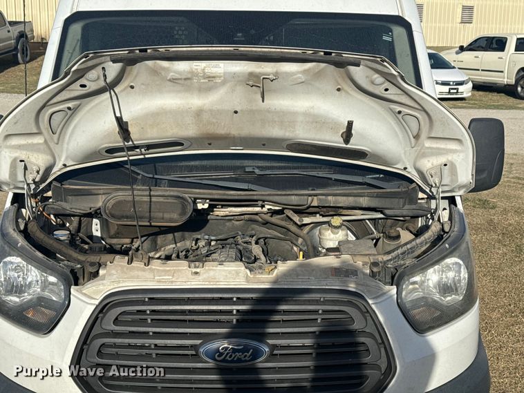 image for item DQ4125 2017 Ford Transit 250 delivery van