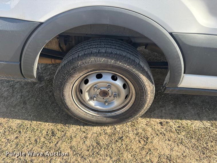 image for item DQ4125 2017 Ford Transit 250 delivery van