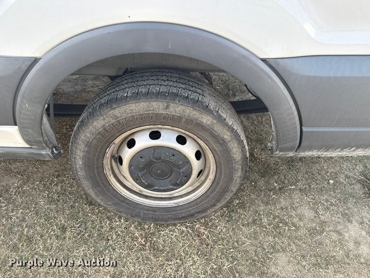 image for item DQ4125 2017 Ford Transit 250 delivery van