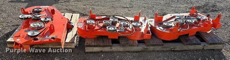 image for item DQ4129 (3) Kubota mower decks