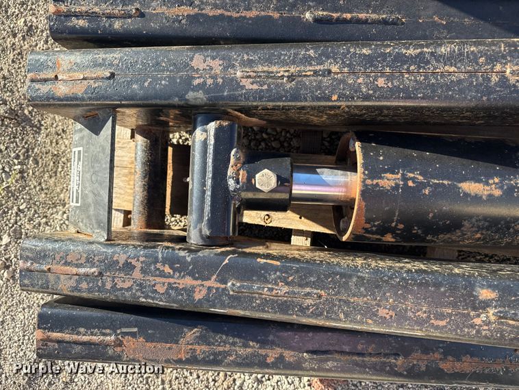 image for item DQ4130 Rugby dump bed hydraulic hoist