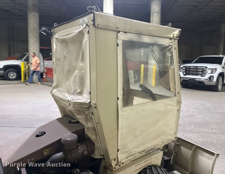 image for item DQ4132 Grasshopper 721D ZTR lawn mower