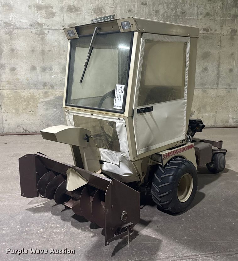 image for item DQ4133 Grasshopper 729 ZTR lawn mower