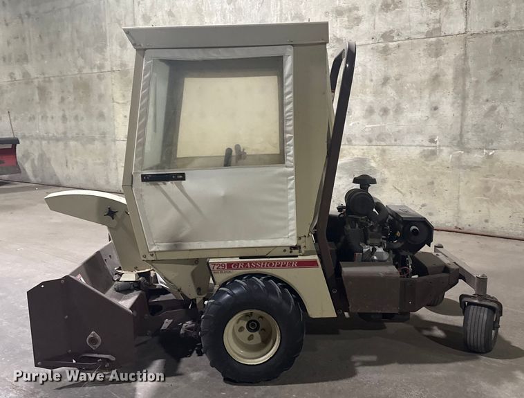 image for item DQ4133 Grasshopper 729 ZTR lawn mower