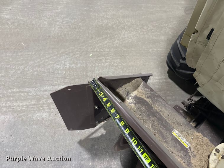 image for item DQ4133 Grasshopper 729 ZTR lawn mower