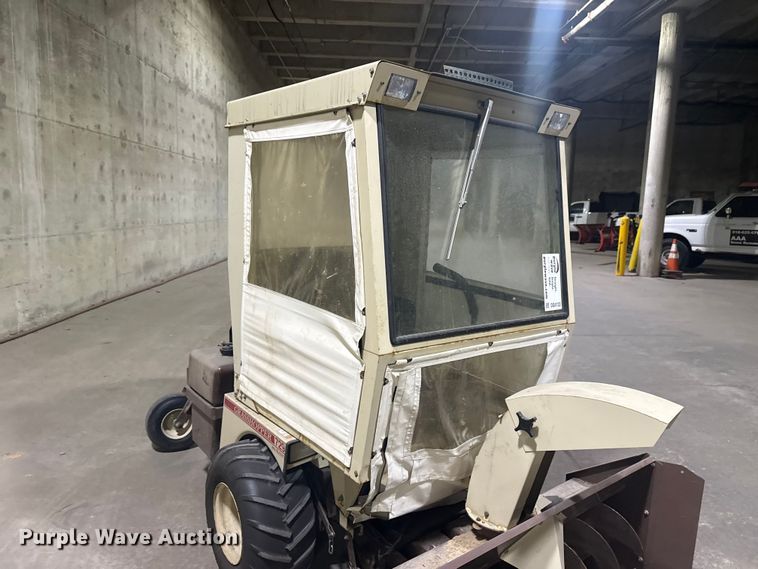 image for item DQ4133 Grasshopper 729 ZTR lawn mower