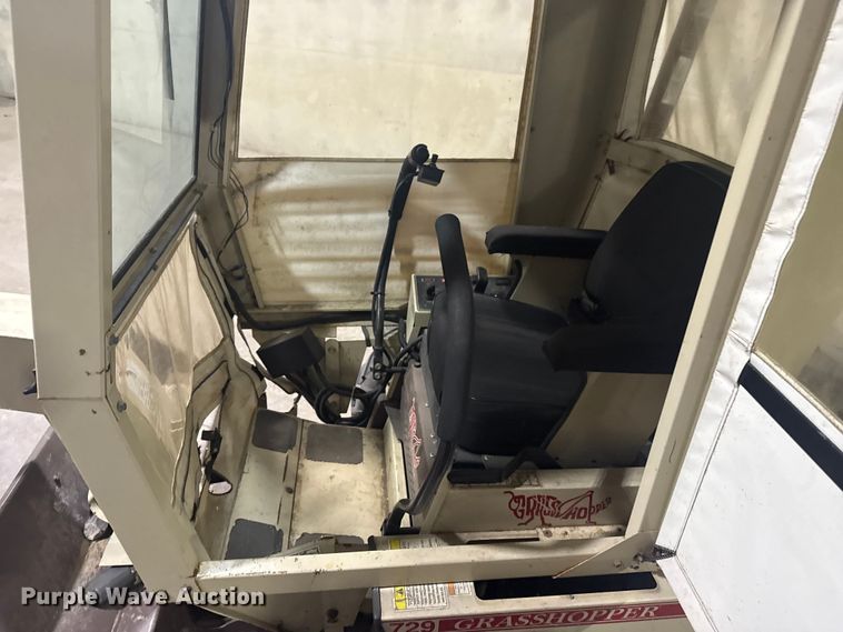 image for item DQ4133 Grasshopper 729 ZTR lawn mower