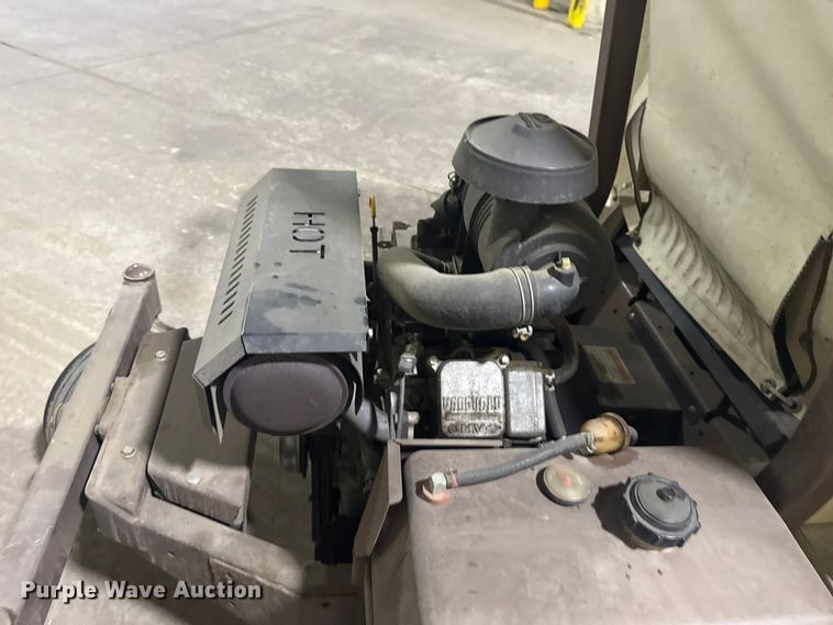 image for item DQ4133 Grasshopper 729 ZTR lawn mower