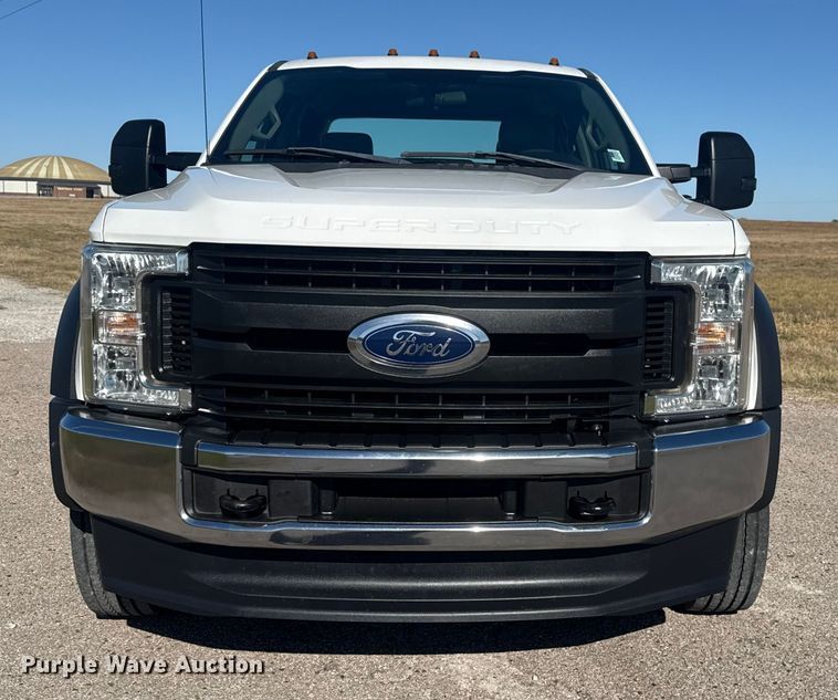 image for item DQ4134 2019 Ford F550 Super Duty XL truck cab and chassis