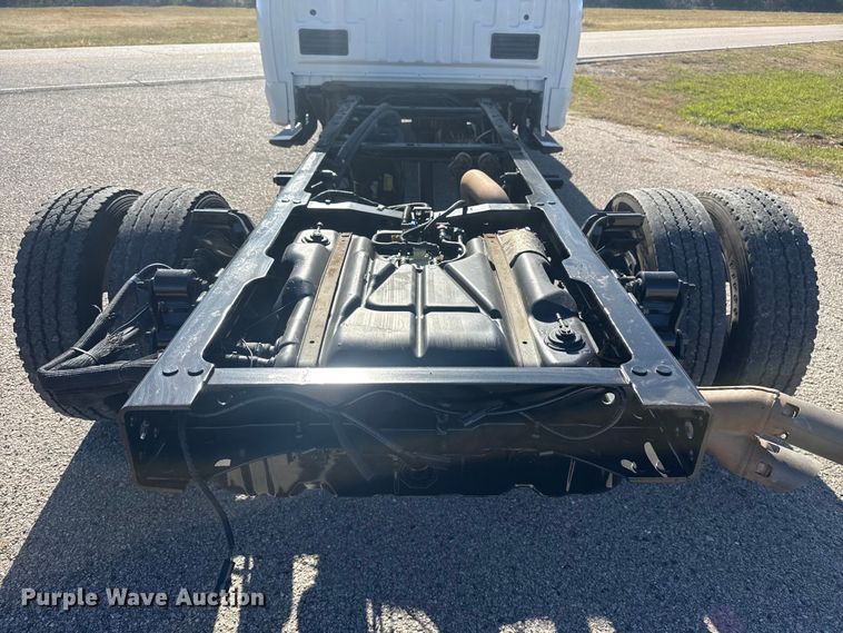 image for item DQ4134 2019 Ford F550 Super Duty XL truck cab and chassis