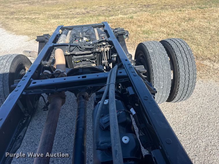 image for item DQ4134 2019 Ford F550 Super Duty XL truck cab and chassis
