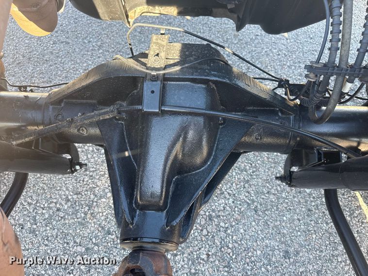 image for item DQ4134 2019 Ford F550 Super Duty XL truck cab and chassis