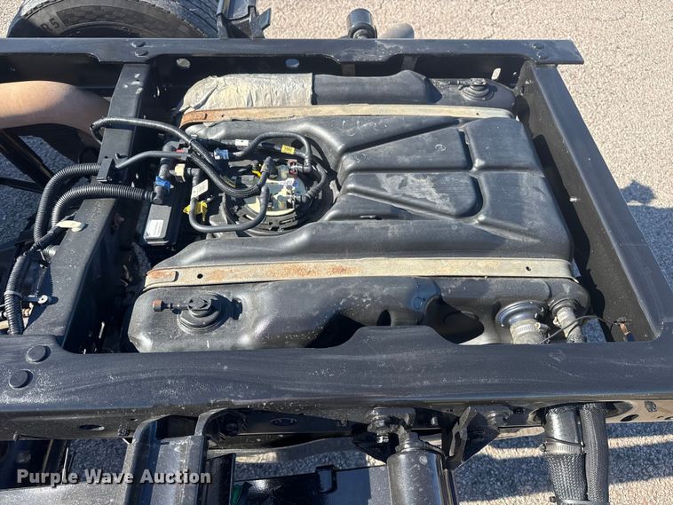 image for item DQ4134 2019 Ford F550 Super Duty XL truck cab and chassis