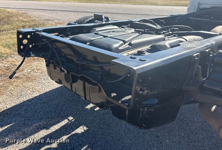 image for item DQ4134 2019 Ford F550 Super Duty XL truck cab and chassis