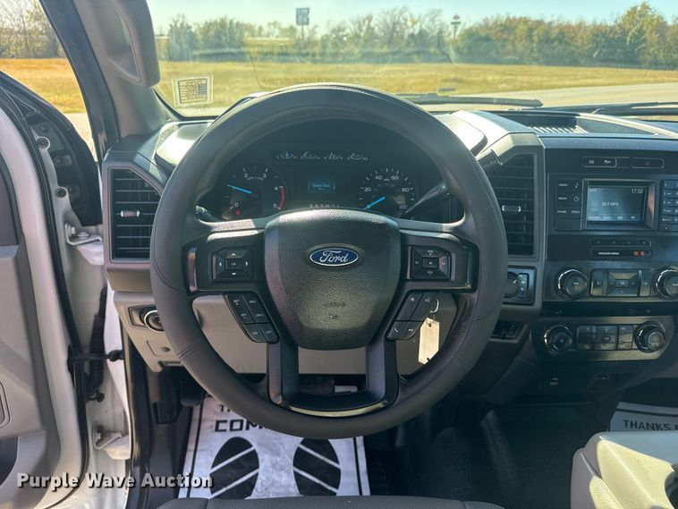 image for item DQ4134 2019 Ford F550 Super Duty XL truck cab and chassis