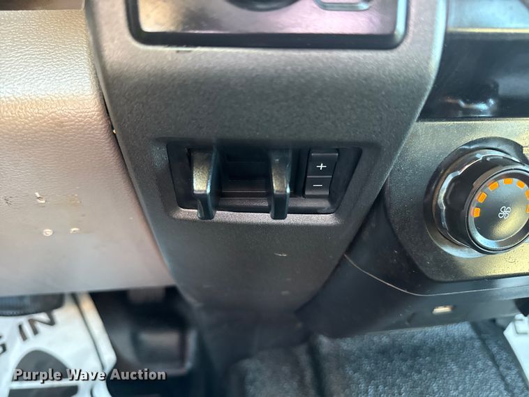 image for item DQ4134 2019 Ford F550 Super Duty XL truck cab and chassis