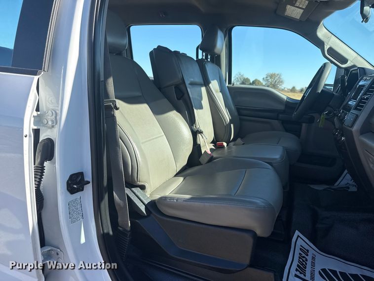 image for item DQ4134 2019 Ford F550 Super Duty XL truck cab and chassis