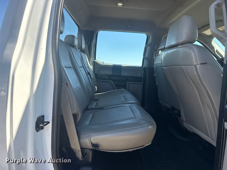 image for item DQ4134 2019 Ford F550 Super Duty XL truck cab and chassis